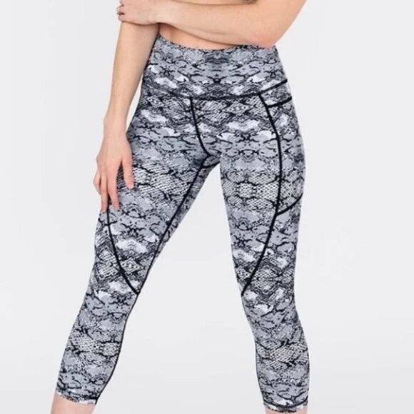 ZYIA Crop Legging Cobra Metallic Light N Tight Hi-Rise Capri Size 20 - Picture 1 of 4